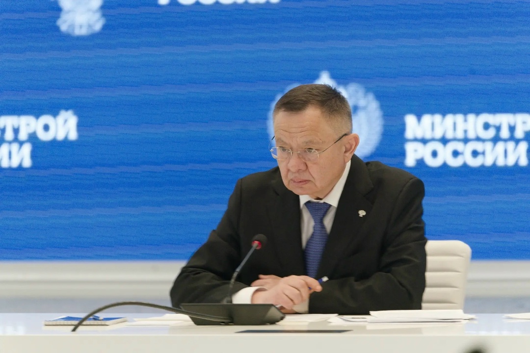 Министр строительства и ЖКХ РФ Ирек Файзуллин провел межведомственное совещание по вопросу строительства передовых школ в регионах страны
