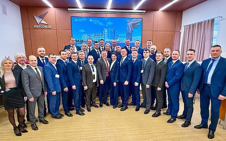 Учёба завершена – впереди много работы. В Корпоративном центре «Персонал» защитили выпускные проекты участники программы «Лидерство в управлении цехом»