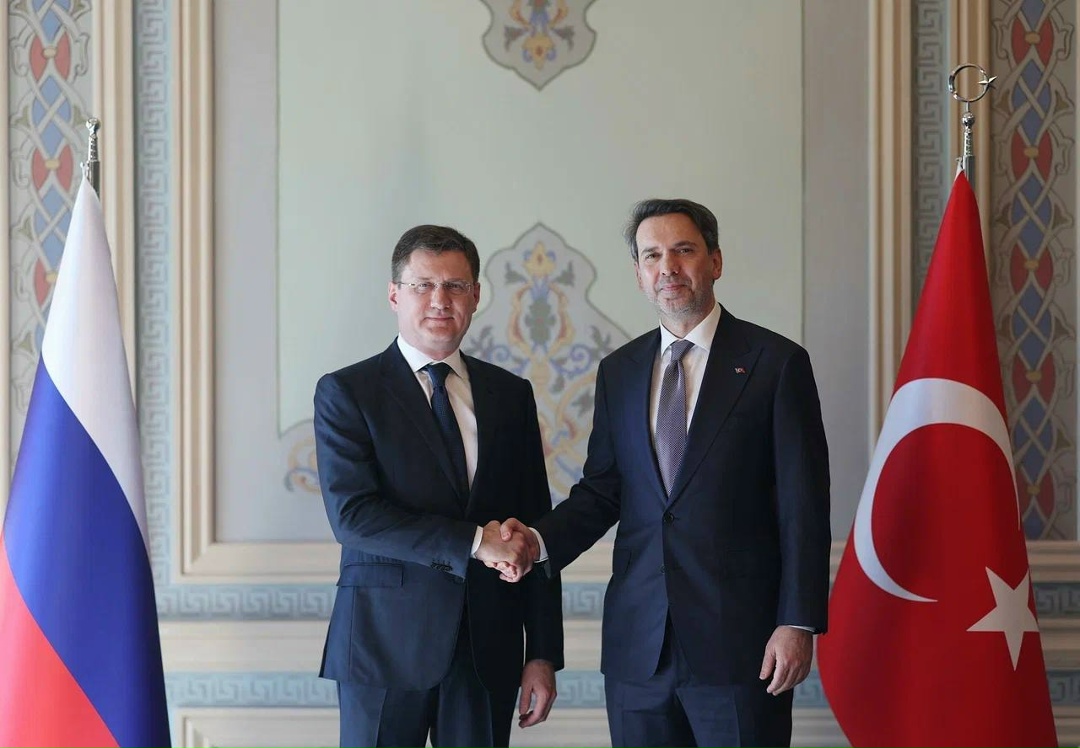 Александр Новак встретился с министром энергетики и природных ресурсов Турции Альпарсланом Байрактаром.