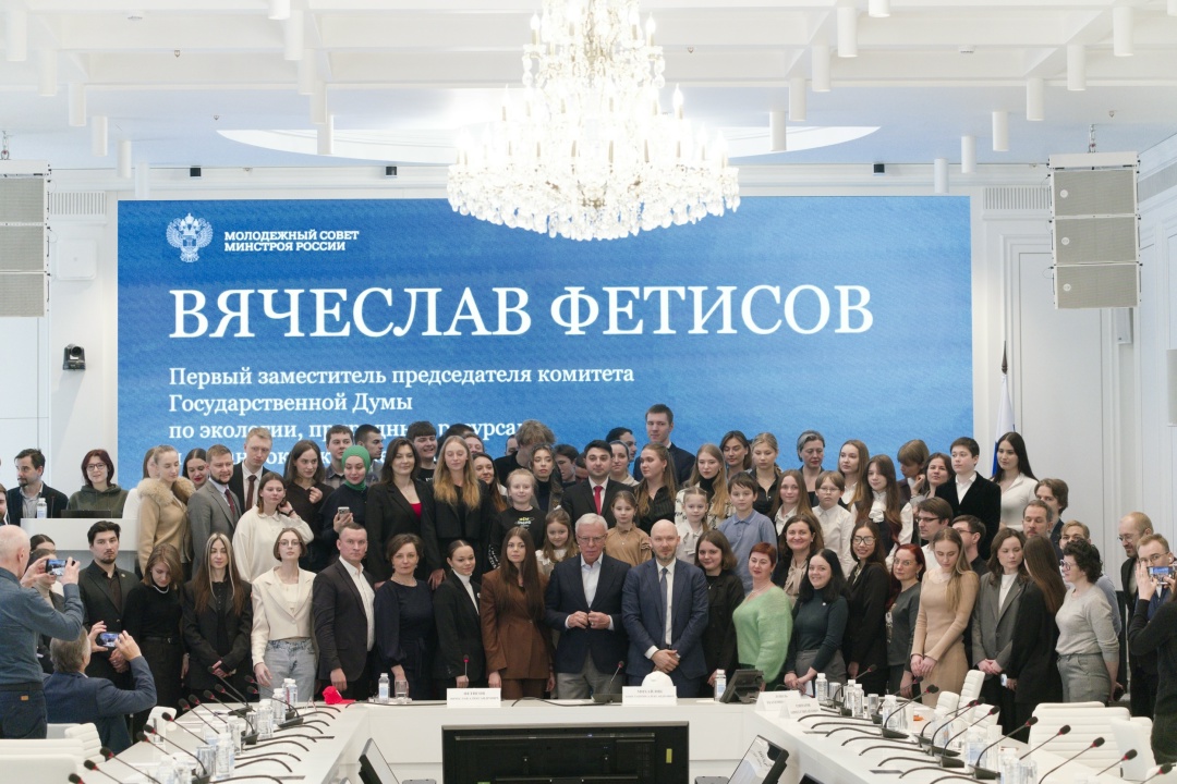 В Минстрое России состоялась встреча с легендой отечественного спорта — Вячеславом Фетисовым