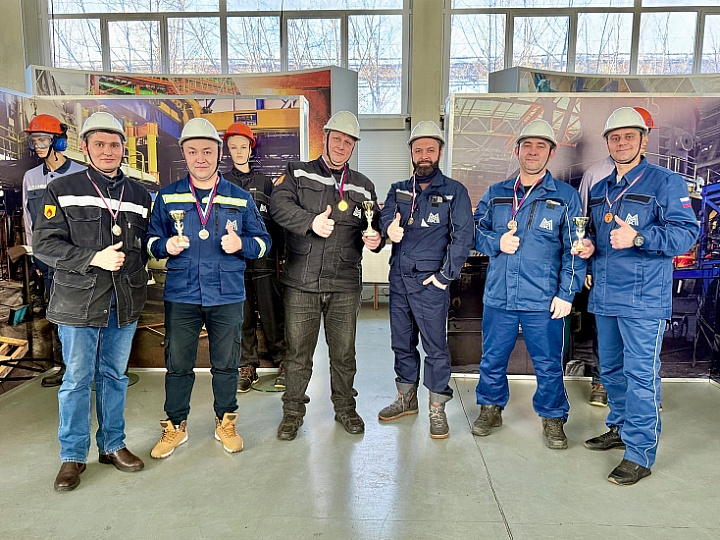 Работники «Шлаксервиса» проверили свои знания.