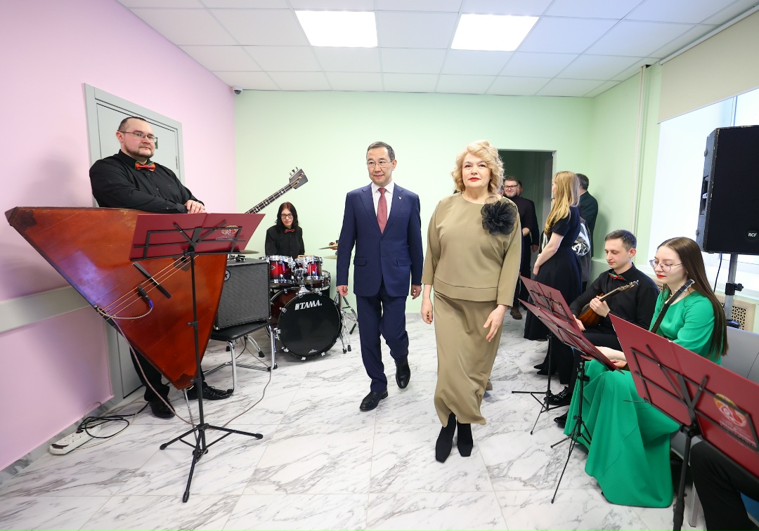 В поселке Нижний Куранах после капитального ремонта открылась Детская школа искусств.