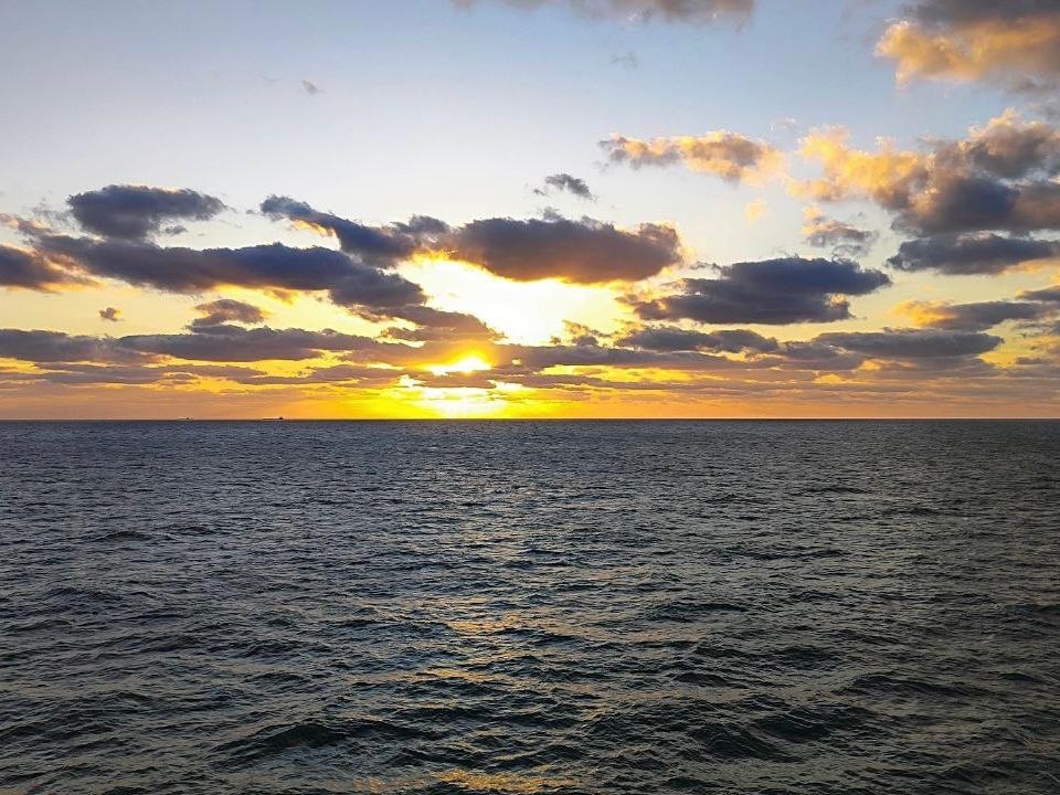 Уверенно двигаемся в Восточно-Китайском море! ️