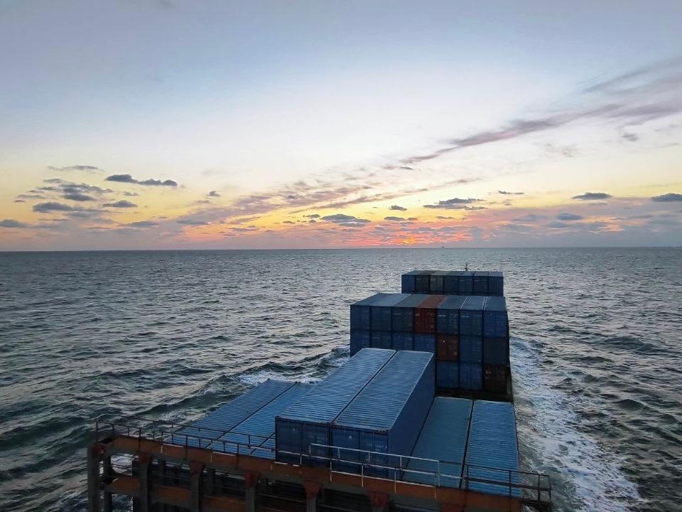 Уверенно двигаемся в Восточно-Китайском море! ️