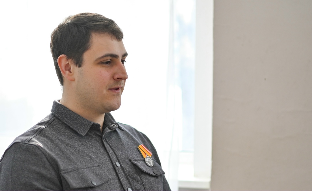 УРОК МУЖЕСТВА Работник Амурского ГПЗ провел «Урок мужества» для юных свободненцев