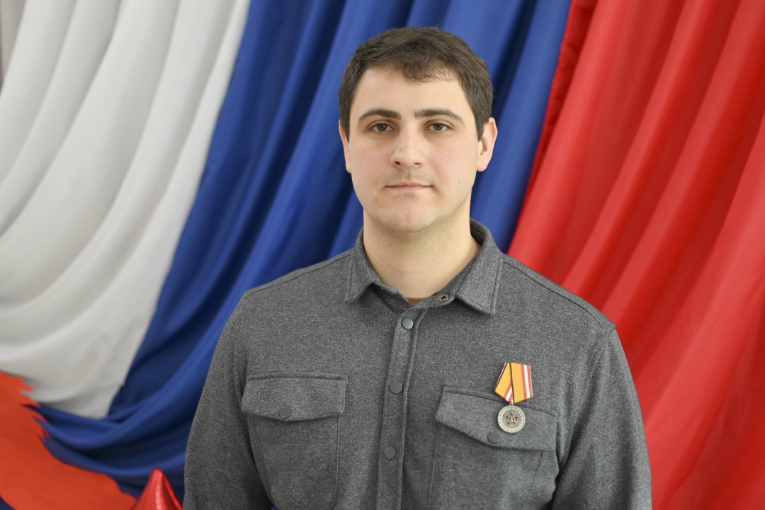 УРОК МУЖЕСТВА Работник Амурского ГПЗ провел «Урок мужества» для юных свободненцев