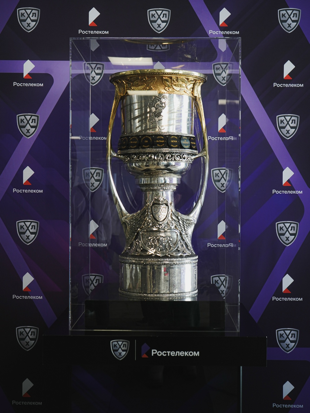 Ярославль, спасибо за этот день! Полные трибуны эмоций, сотни искренних улыбок болельщиков, автограф-сессия с олимпийским чемпионом Сергеем Светловым и главный…