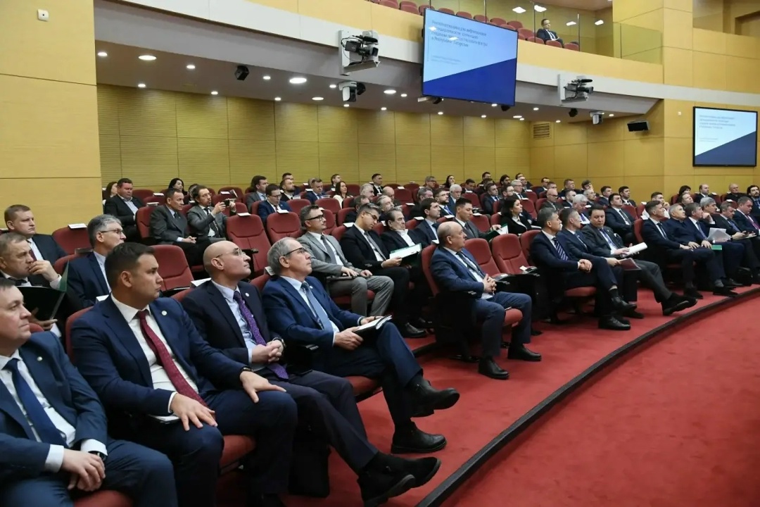 Заместитель руководителя Приволжского управления Ростехнадзора Дмитрий Горев принял участие в совещании под председательством Раиса Республики Татарстан…