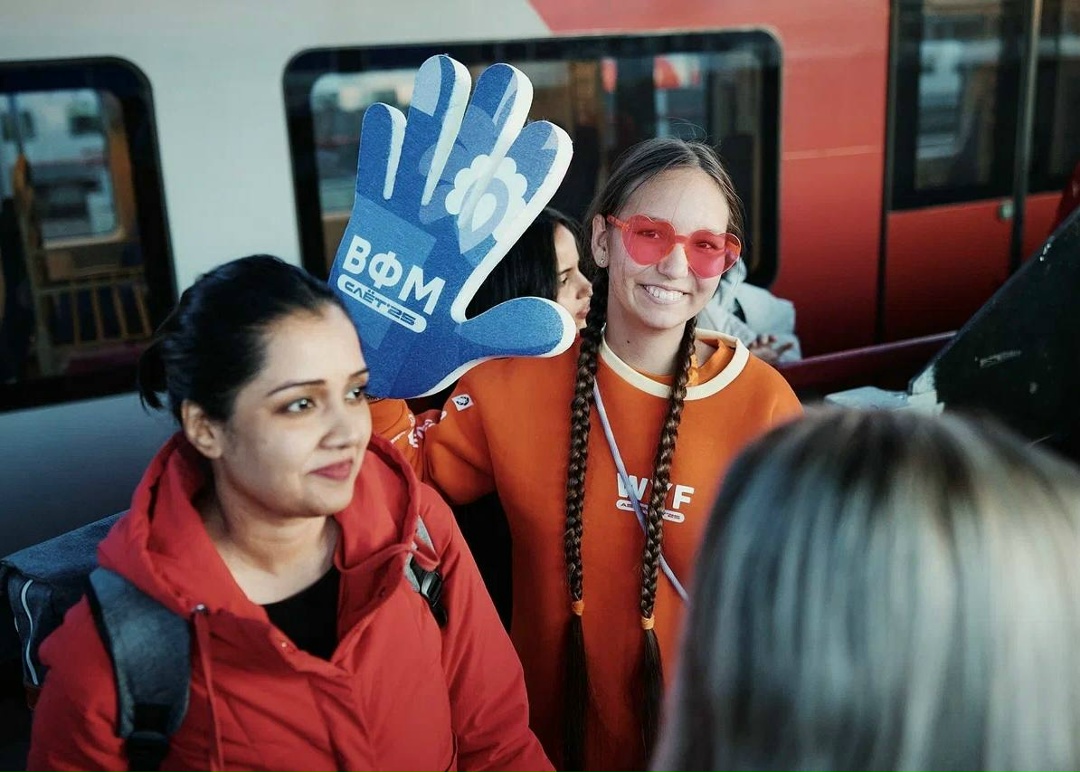 Дмитрий Чернышенко: 28 центров в 23 регионах будут готовить волонтеров к Международному фестивалю молодежи.