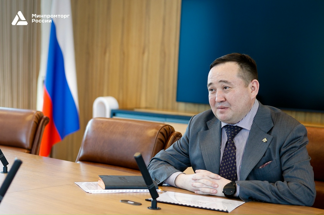 Антон Алиханов провел встречу с участником президентской кадровой программы «Время героев»