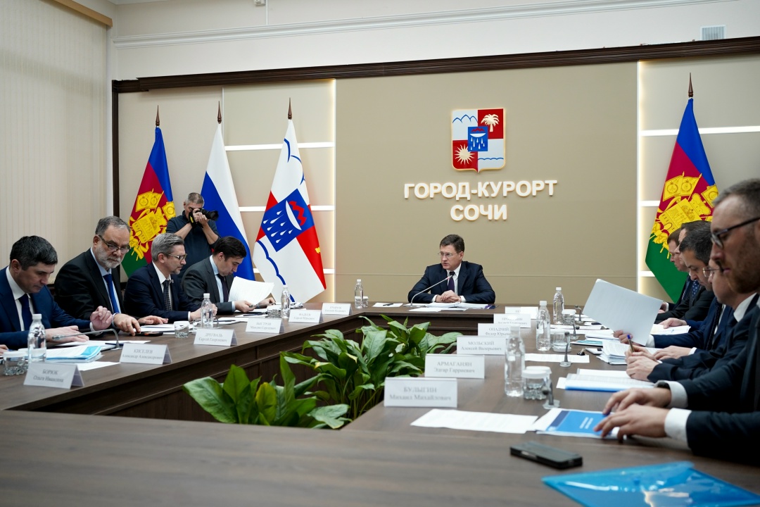 Александр Новак совершил рабочую поездку в Краснодарский край и федеральную территорию «Сириус».