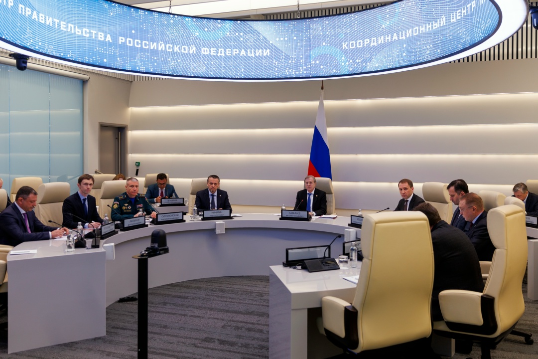 Виталий Савельев провел заседание правкомиссии по ликвидации последствий чрезвычайной ситуации в Керченском проливе.