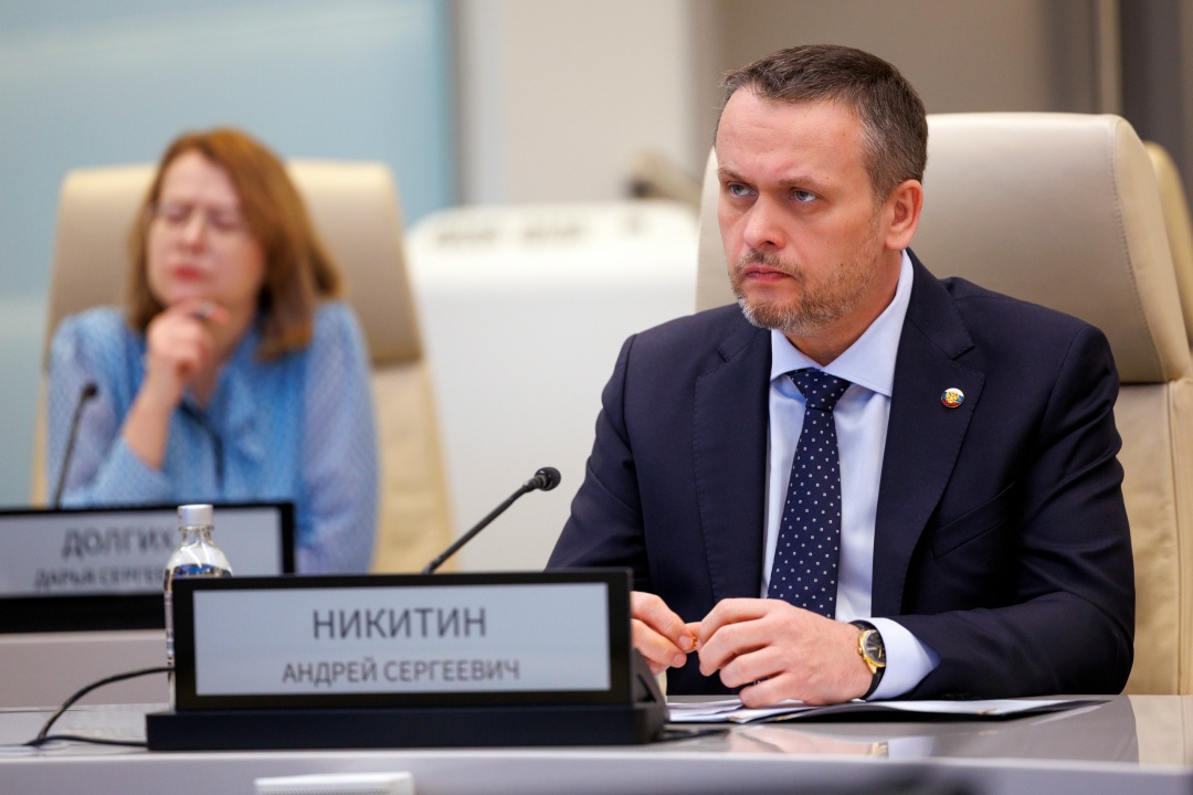 Виталий Савельев провел заседание правкомиссии по ликвидации последствий чрезвычайной ситуации в Керченском проливе.