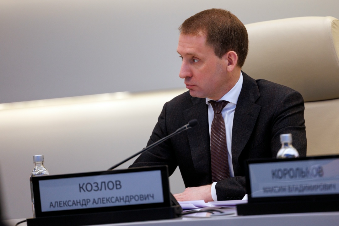 Виталий Савельев провел заседание правкомиссии по ликвидации последствий чрезвычайной ситуации в Керченском проливе.