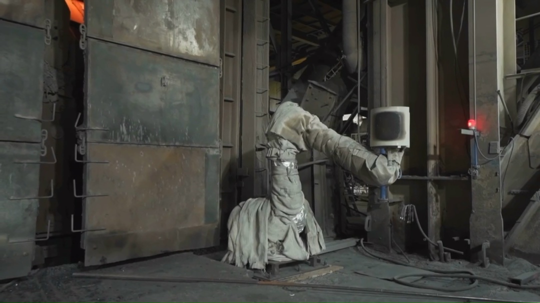 Робот вместо человека там, где температура достигает +1500°C.