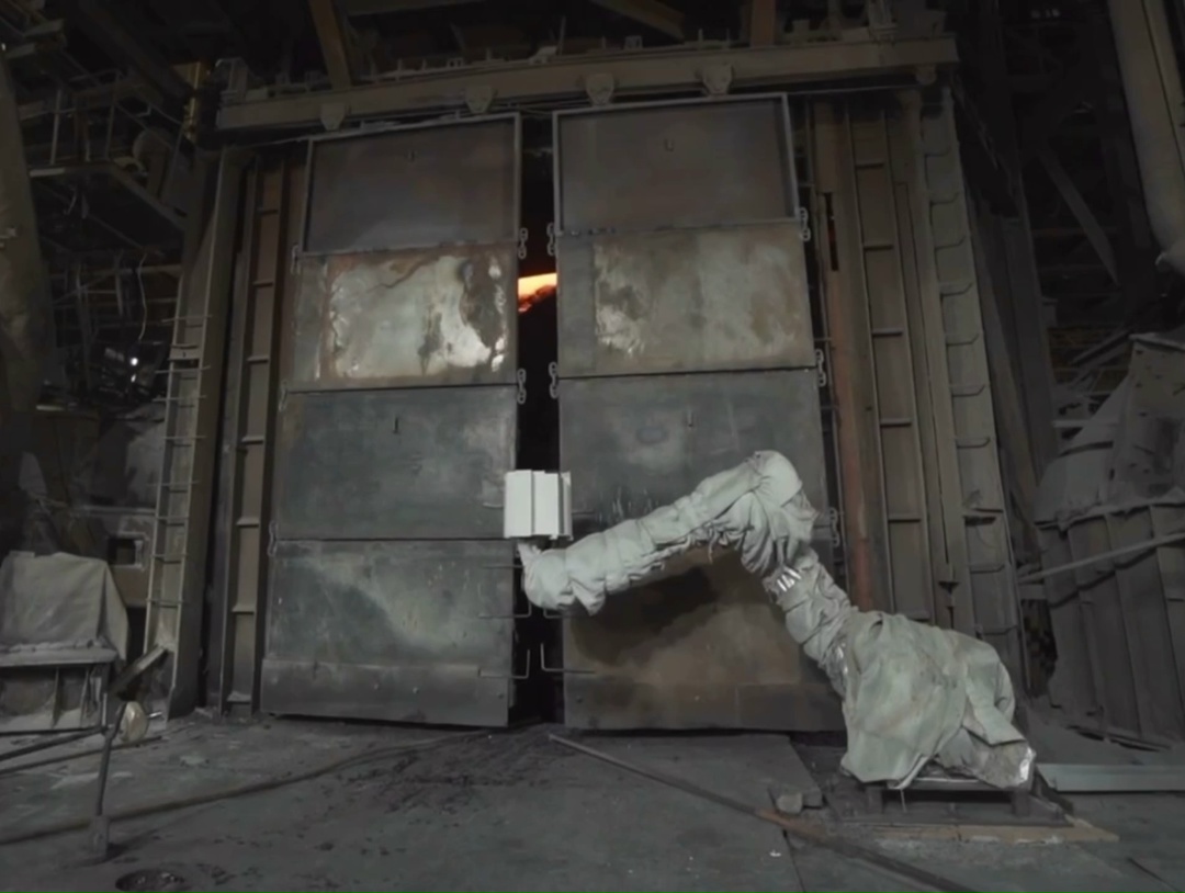 Робот вместо человека там, где температура достигает +1500°C.