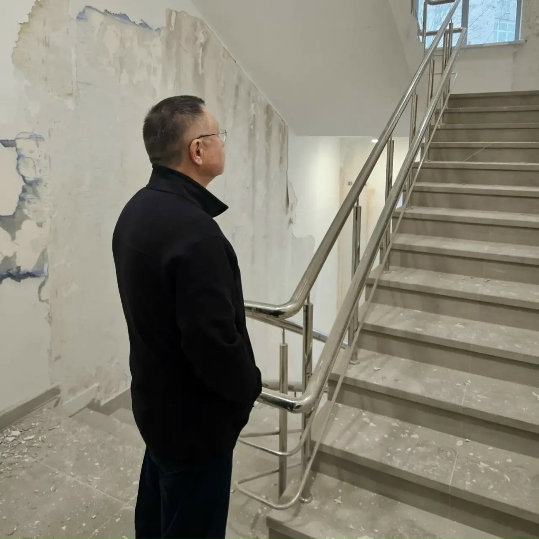 Глава Минстроя России Ирек Файзуллин ознакомился с ходом реконструкции Российского научного центра хирургии имени академика Б.В. Петровского