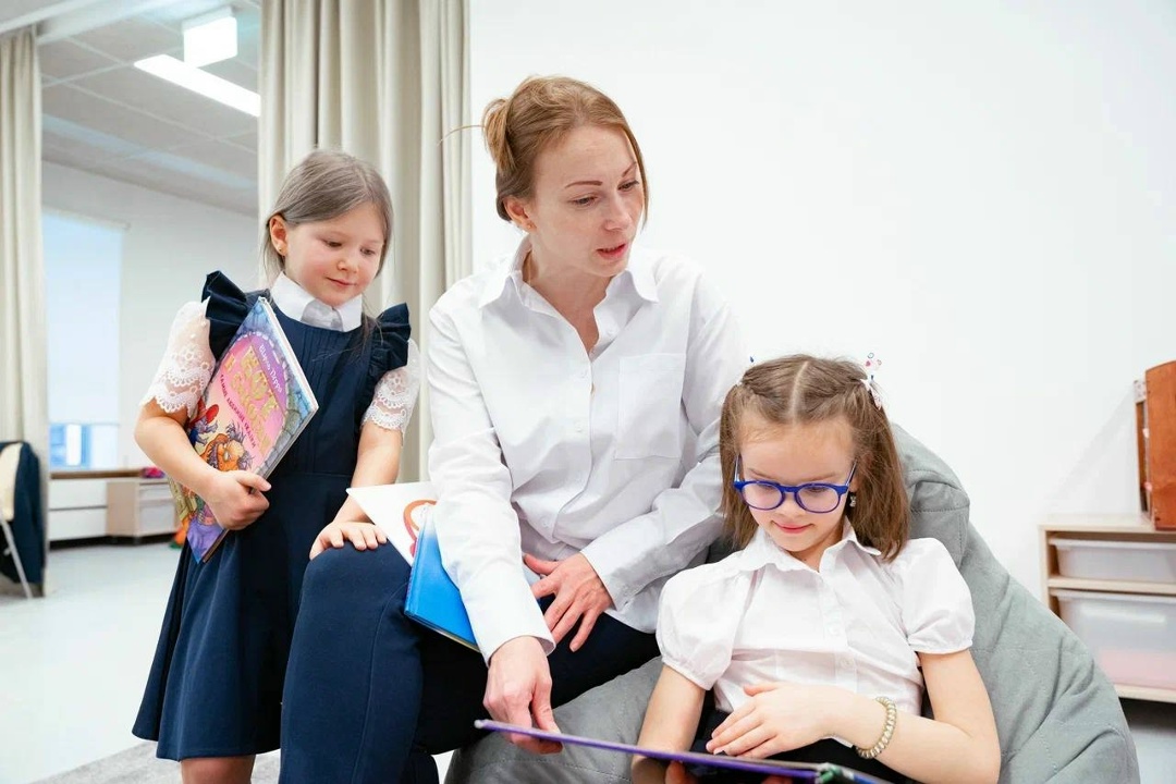 Сергей Кравцов поздравил педагогов, учителей, воспитателей, преподавателей с Днем наставника.