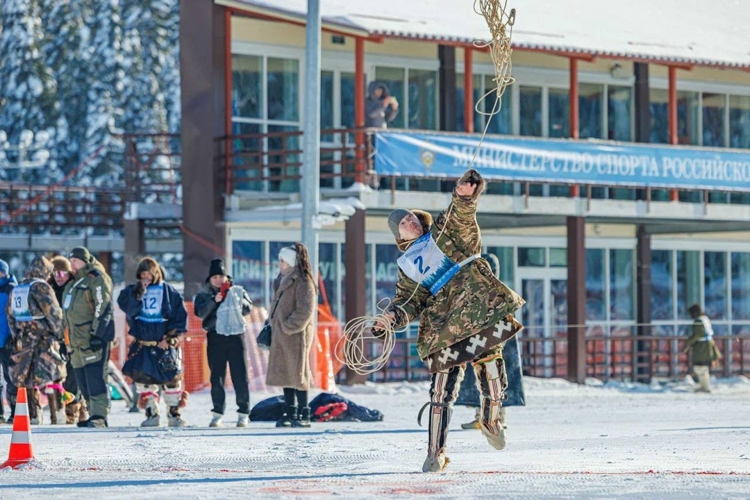Олений дрифт В 11-й раз оленеводы Югры из пяти муниципалитетов состязались в профессиональном мастерстве.