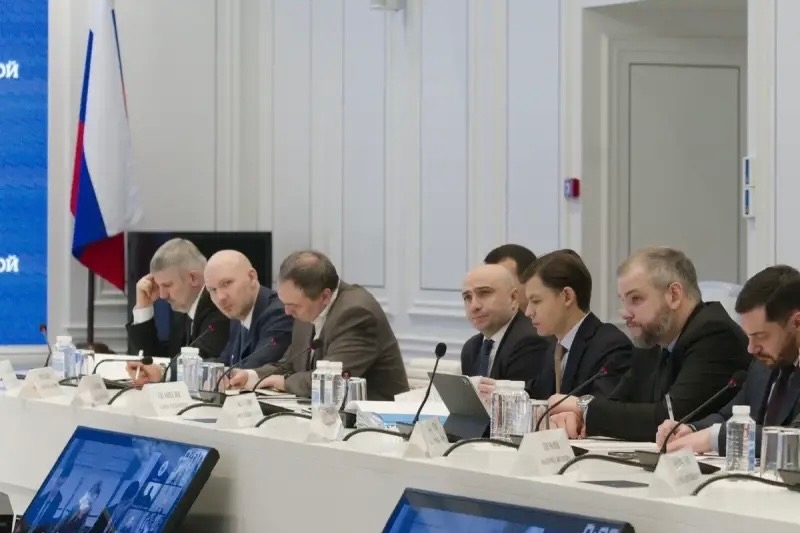 В Минстрое России прошло еженедельное оперативное совещание под председательством Министра строительства и ЖКХ РФ Ирека Файзуллина