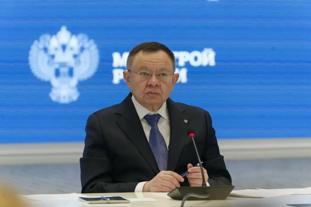 В Минстрое России прошло еженедельное оперативное совещание под председательством Министра строительства и ЖКХ РФ Ирека Файзуллина