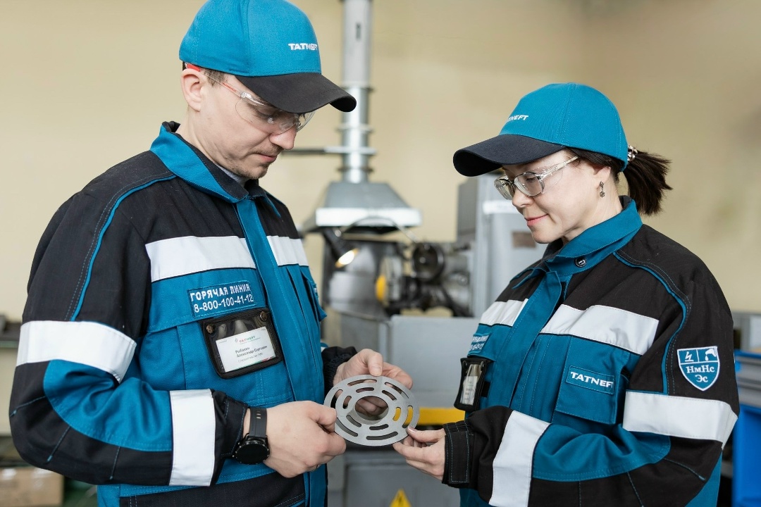 Начинаем неделю вместе с Айгуль Хасановой — единственной женщиной-шлифовщицей в ремонтно-механической мастерской управления «Татнефтегазпереработка»