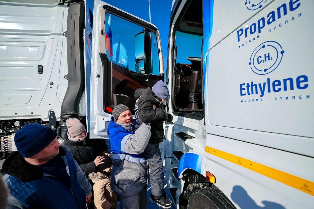 На набережной реки Амур, пограничной между городами Благовещенском и Хэйхэ, прошел «ЗимФестАмур» – российско-китайский фестиваль, который традиционно…