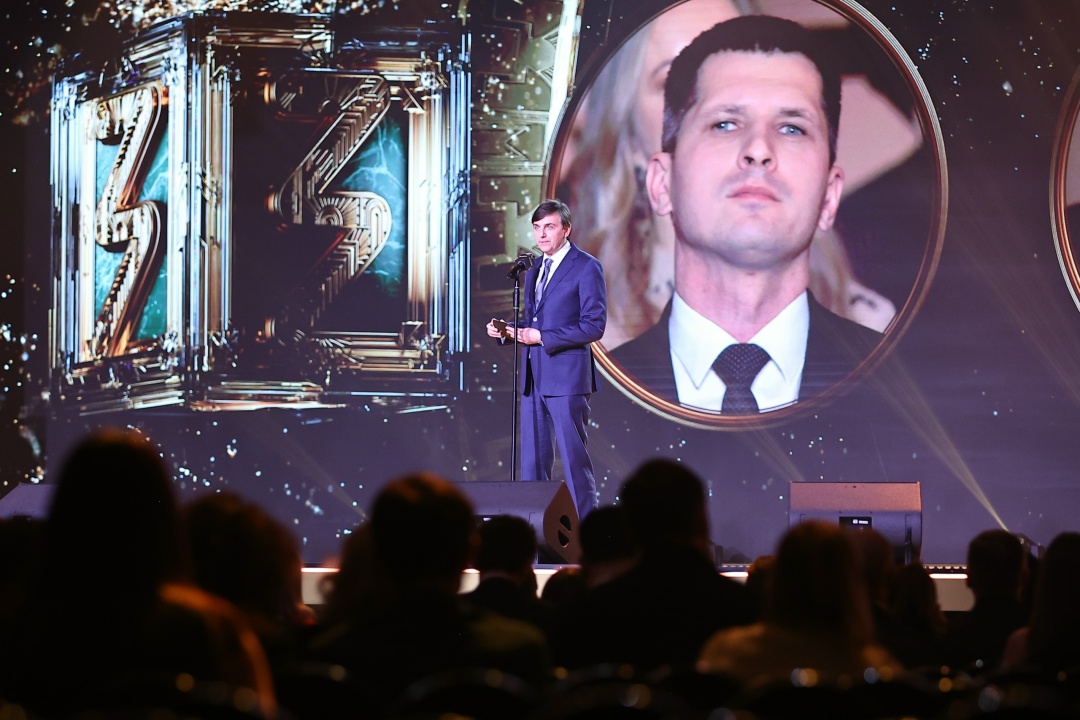 Сергей Кравцов вручил награды за просветительскую деятельность образовательной организации.