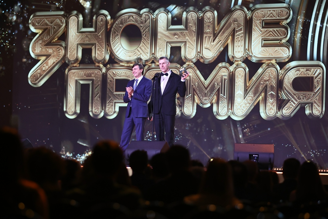 Сергей Кравцов вручил награды за просветительскую деятельность образовательной организации.