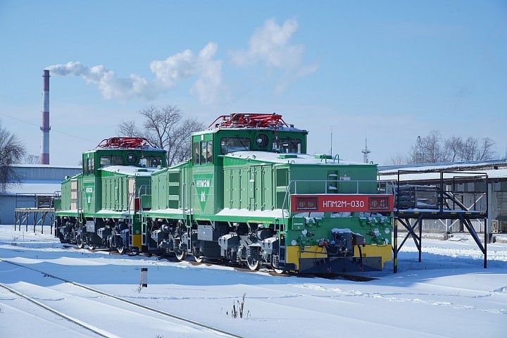 Парк железнодорожной техники ММК пополнился двумя новыми промышленными электровозами НПМ2М.
