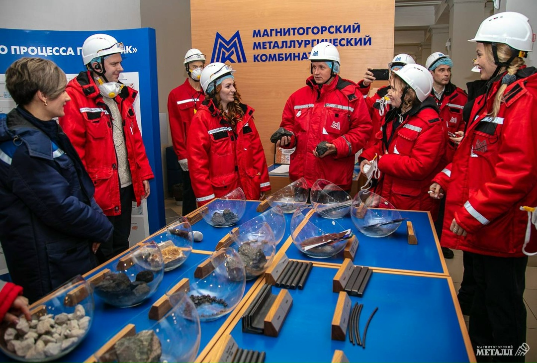Мощь, которая вдохновляет Экскурсия на промплощадку ПАО «ММК» — давняя традиция конкурса материнства и красоты «Жемчужина»