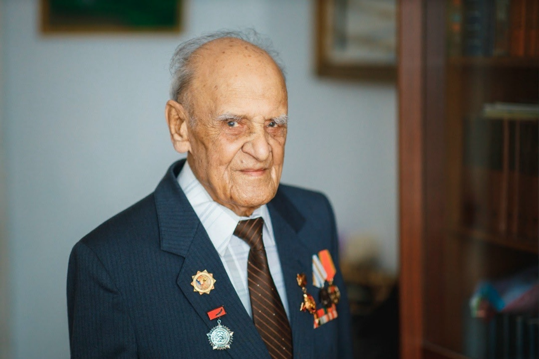 Поздравляем с юбилеем – 100 лет! Нашему ветерану Алексею Артемьевичу Литвякову исполнилось 100 лет