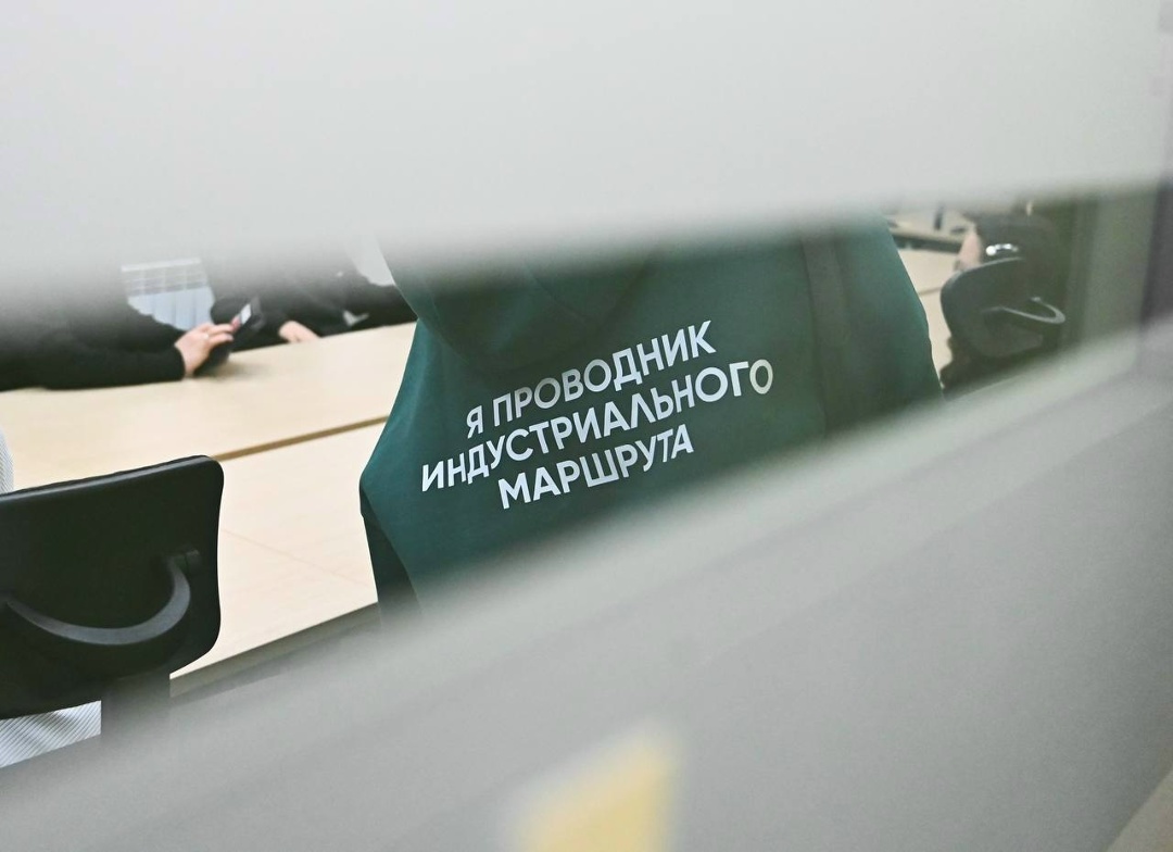 Где рождается нефть? Каски вместо рюкзаков — и вперёд, на настоящую буровую установку