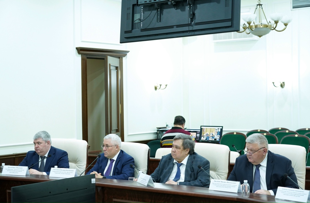 Руководитель Ростехнадзора Александр Трембицкий провёл рабочее совещание с Генеральным директором, Председателем Правления ПАО «Интер РАО» Сергеем Дрегвалем,…