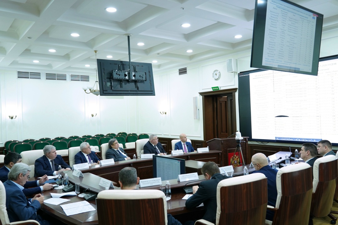 Руководитель Ростехнадзора Александр Трембицкий провёл рабочее совещание с Генеральным директором, Председателем Правления ПАО «Интер РАО» Сергеем Дрегвалем,…