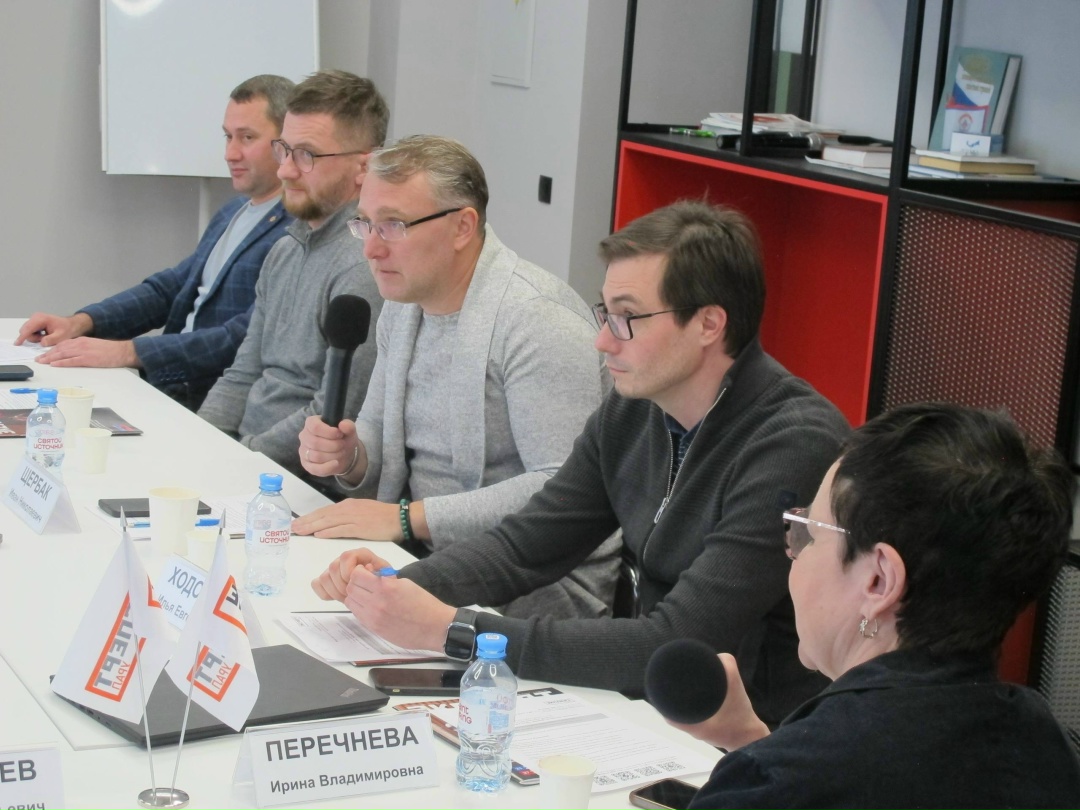 Эксперт в гостях у Эксперта: Илья Ходосов принял участие в круглом столе журнала «Эксперт–Урал»