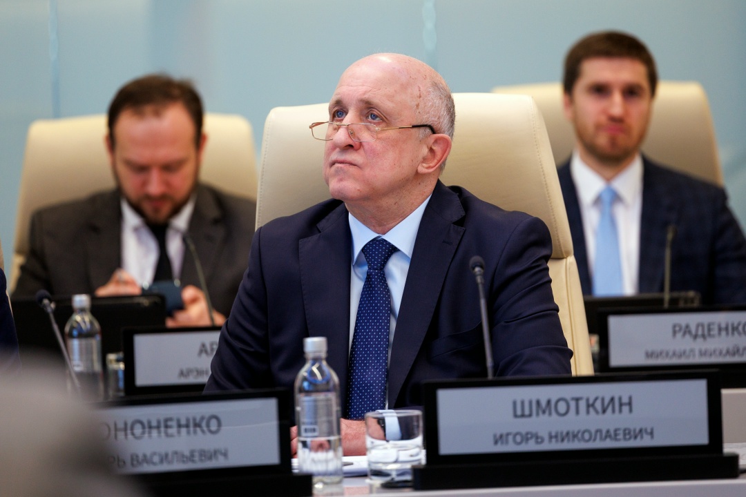 Виталий Савельев провел совещание по развитию пунктов пропуска через государственную границу.