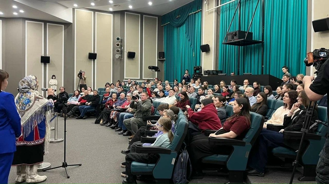 Хранители тундры В Салехарде состоялся премьерный показ художественного фильма «Очаг» («Мяд панг») о ненецких кочевниках