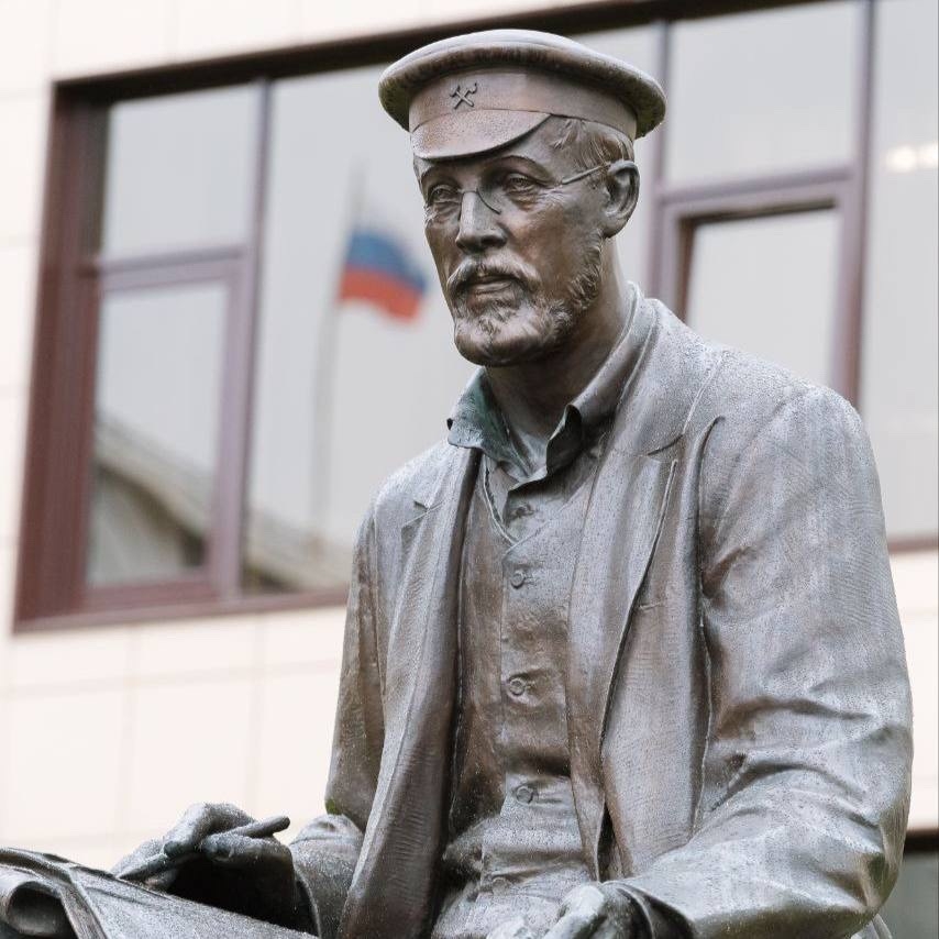 Новое преображение В Перми — в честь российского геолога, первооткрывателя Волго-Уральской нефтегазоносной провинции Павла Преображенского названа улица.