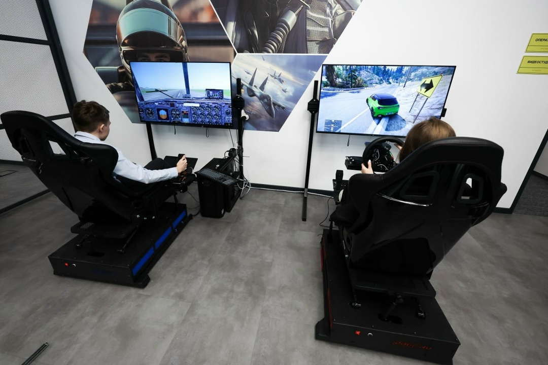 Первый шаг к большим технологиям В технопарке «Исток — РТУ МИРЭА» учатся более тысячи талантливых ребят из инженерных и ИТ-классов Фрязино, Ивантеевки и…