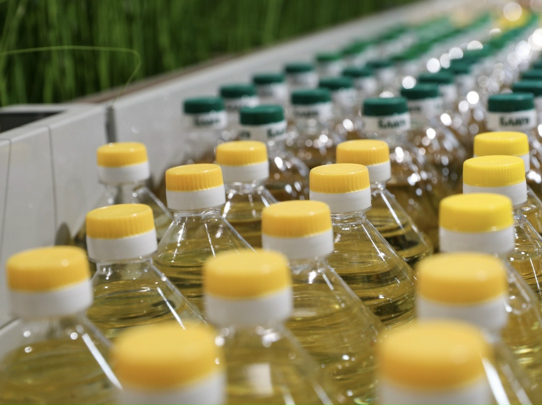 Стоимость подсолнечного масла (FOB Черное море) с поставкой в марте достигла $1327,5 за тонну