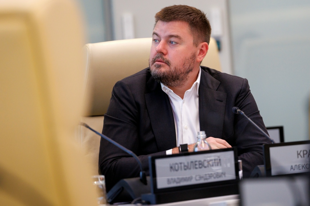 Виталий Савельев провел заседание правкомиссии по ликвидации последствий чрезвычайной ситуации в Керченском проливе.