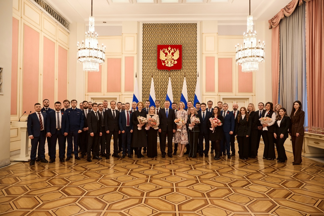 Марат Хуснуллин вручил награды представителям строительной отрасли.