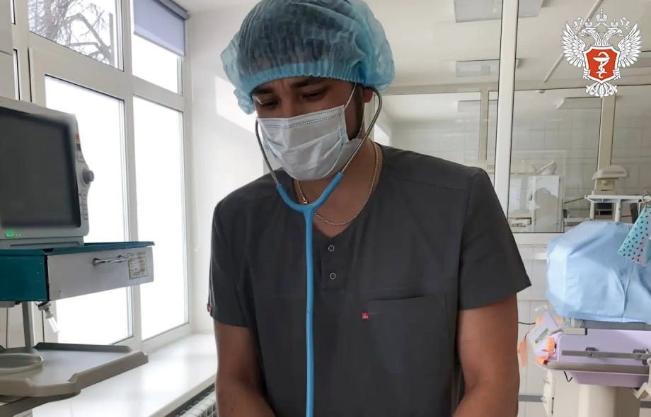 Башкирские врачи спасли недоношенного малыша весом всего 490 граммов