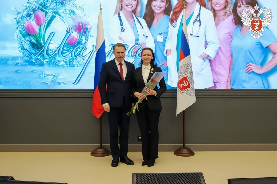 Михаил Мурашко: Вся система здравоохранения строится на труде, преданности специальности и заветном служении женщин