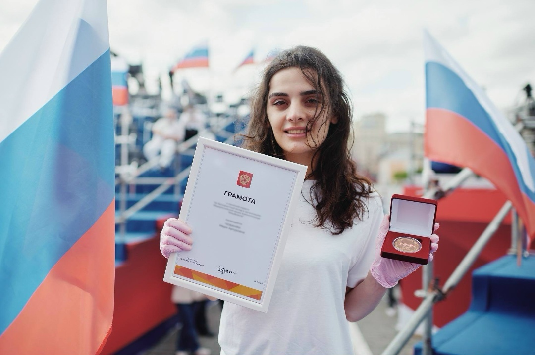 Дмитрий Чернышенко отметил вклад женщин в развитие спорта, туризма, образования, науки и молодежной политики.