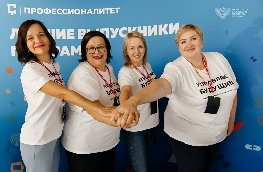 Сергей Кравцов поздравил женщин с праздником 8 Марта.