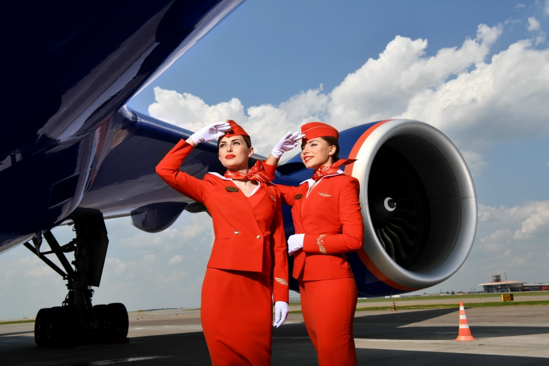 Андрей Никитин поздравил сотрудниц транспортного комплекса с 8 марта