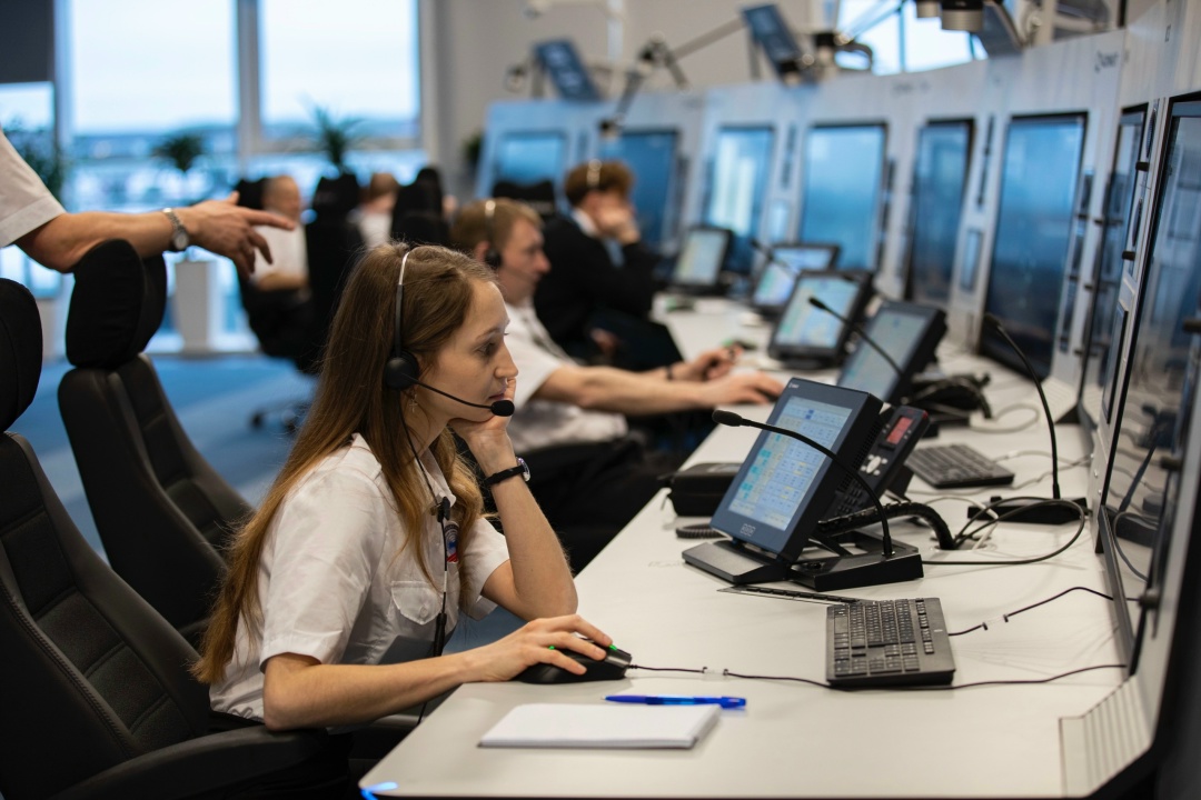 Андрей Никитин поздравил сотрудниц транспортного комплекса с 8 марта