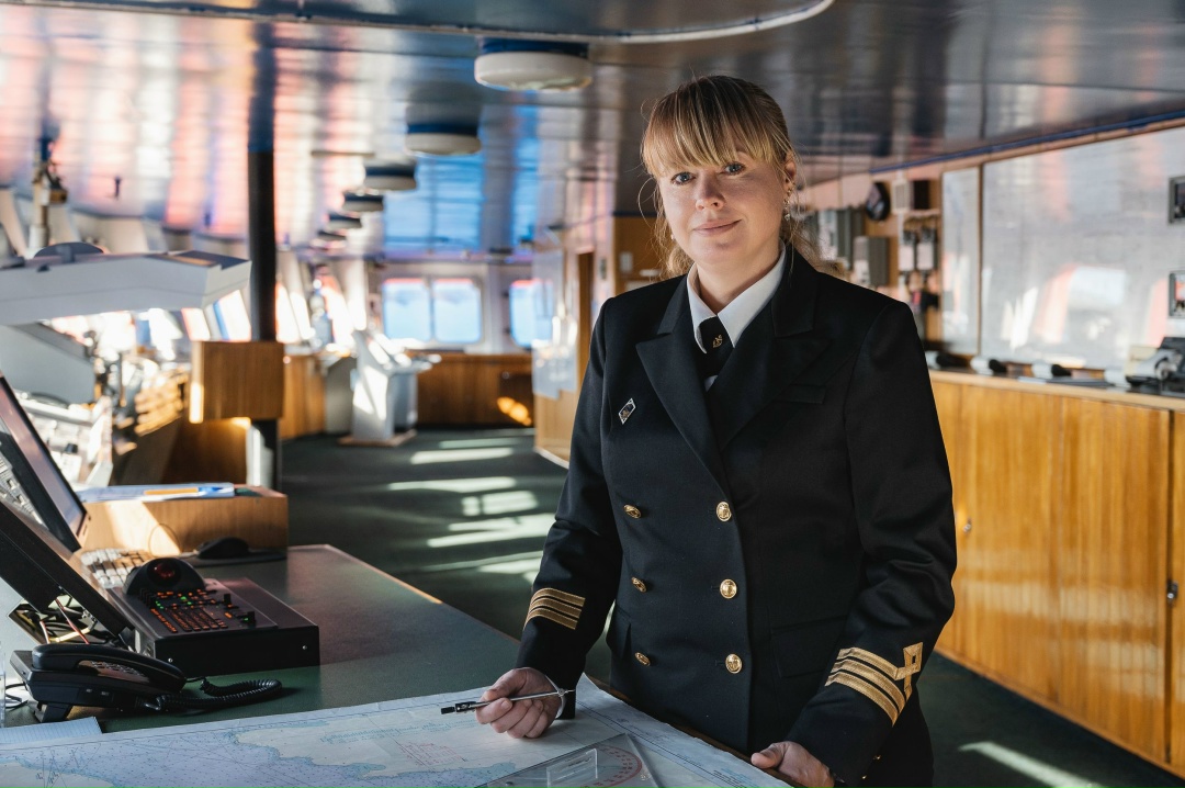 Андрей Никитин поздравил сотрудниц транспортного комплекса с 8 марта